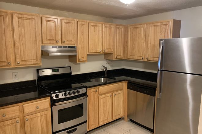 Call NOW for showings! 617-236-8600 - CAMBRIDGE ST - *NO FEE* LRG MODRN BEACON HILL 3BR FOR *9/1/2026* W/ 2 BATH, LNDRY IN BLDNG, H&HW INC Apartments