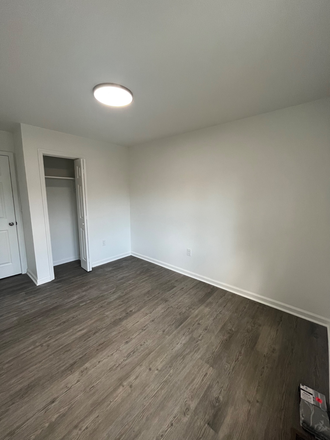 Bedroom - Room for Rent in Ashleyville - 6 minutes to MUSC!