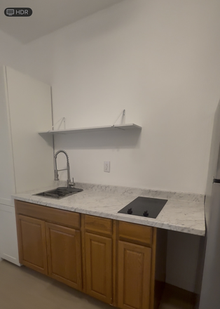 Kitchen - Studio Apartment/high ceilings