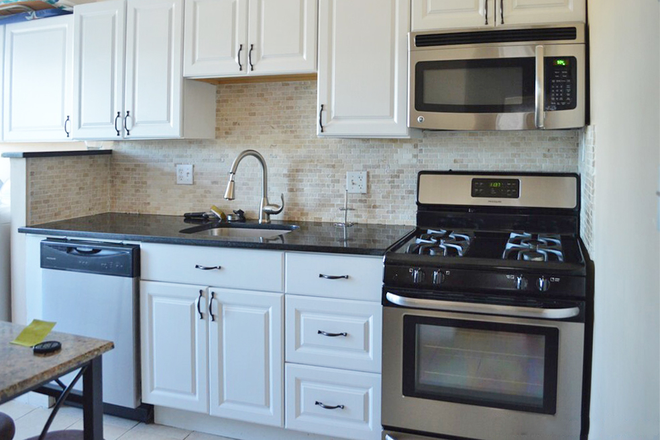 ... - GORGEOUS KITCHEN, 3 bed Condo