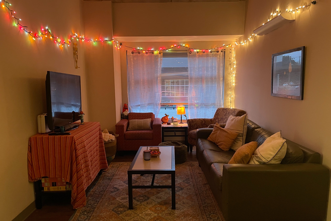 Living room - The View at Montgomery Sublet Apartments