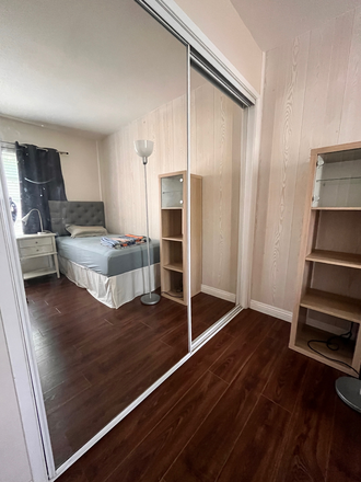 Room 1 - Close to UCI campus, 10 min bike , nice quiet neighborhood House