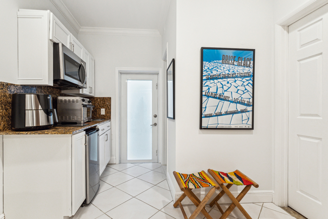 studio - Fully Renovated Studio for Rent – Walking distance from UM Coral Gables Campus Apartments