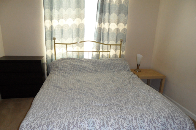 First bedroom downstairs - August Rent Prorated Furnished 3 miles to UCMerced