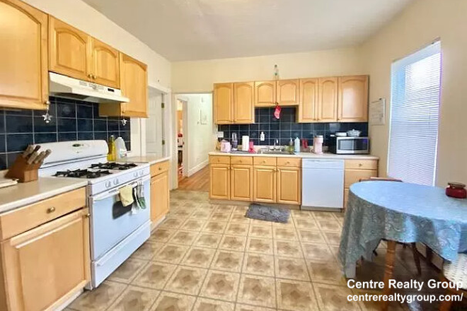 LIVING - ONLY HALF BROKER FEE! SPACIOUS 4 BED AVAIL. 9/1/26! Apartments