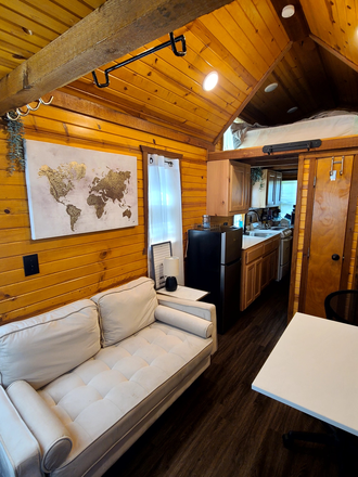 Sofa - Tiny House close to Rice University