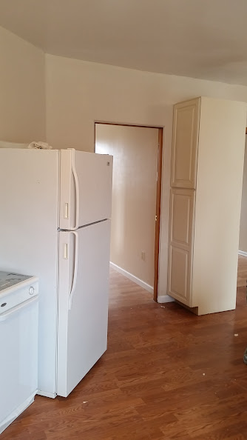 kitchen - South Oakland 5 bedroom 2 bathroom apartment Great location
