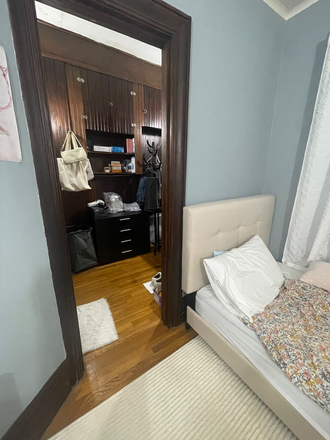 Bedroom Walk in Closet - Single Room for Rent Apartments