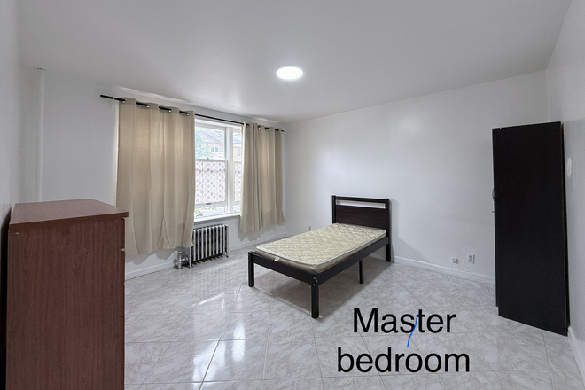 Master bedroom - 🏡 $800–$1,200/Person | Spacious 3BR | Heat, Gas & Wi-Fi Included | Dyker Heights Apartments