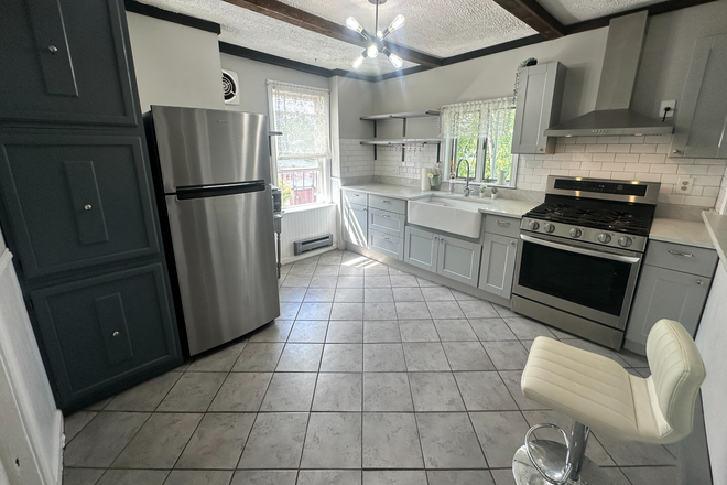 Call NOW for showings! 617-236-8550 - 3RD ST - LUXE RENOVATED 2BR *AVAIL NOW* W/ IN UNIT LNDRY, OFFICE, EIK, DW NEAR KENDALL & LECHMERE! Apartments