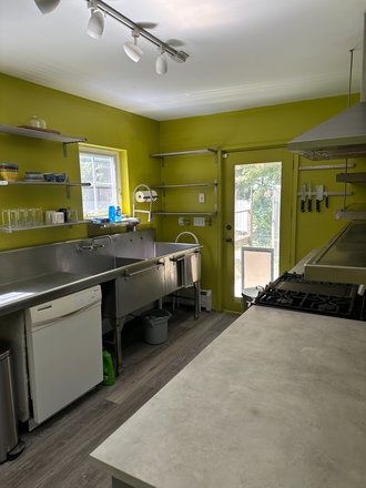 kitchen - Single family house, 2- bedroom, 2- bath, utilities not included.