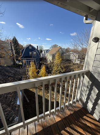 Back Porch - 5 or 6 Bed Spacious Property Near Tufts Apartments