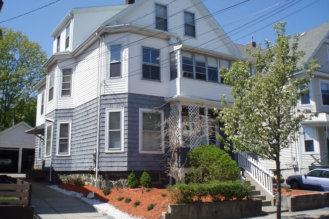 outside - Huge two floor four bed apartment available June!