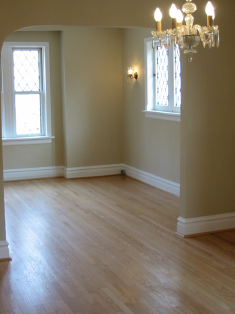 living room - 7304 Lindell - 2nd Floor - Short walk to Campus, Clayton, or Metrolink. Free laundry, huge closets! Duplex