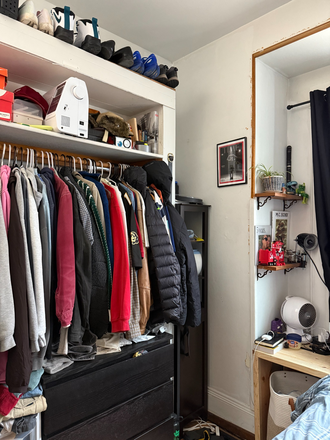 Bedroom - Pennsylvania Ave Great Property! Right on the Hill, 4 Minute walk from campus Townhome