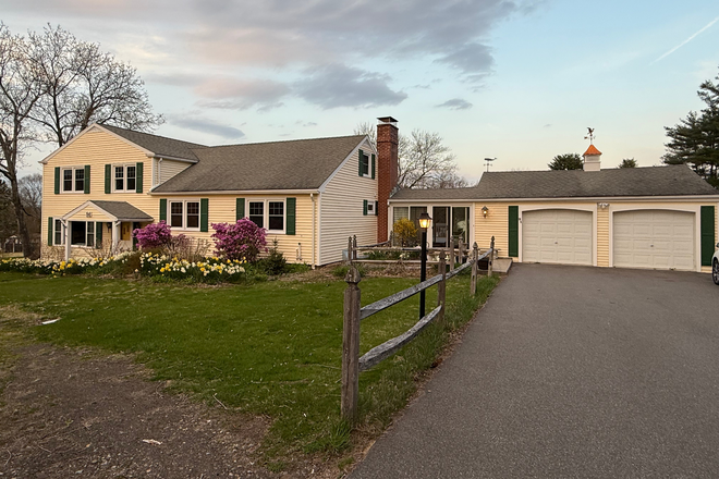 Front View - Coventry House - only 6 miles to campus