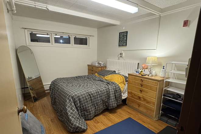 Bedroom - Summer Sublet in 1B1B Apartment