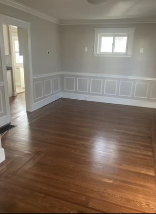 living/dining room - Spacious Apartment, Close to Campus, Quiet neighborhood
