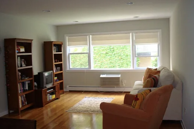 Living room - 2B/1B spacious, modern unit on NW campus Condo