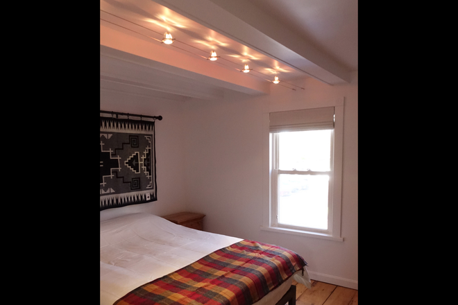 BR 1, antique wide plank floor - 4 BR, 1 BA Apartment furnished, all utilities. incl, MIT/Harvard in Central Sq