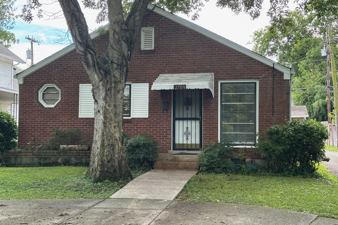2709 Belcourt Ave - Three bedroom house, one block from campus.