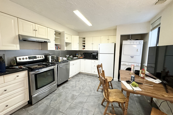 Call call or text Arezou at 617-584-7817 - Huge 5 bed 3 bath duplex on Gainsborough St with in unit laundry!!!!! Apartments