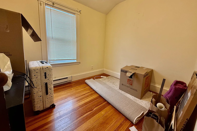 Bedroom - Bedroom 5 mins from campus with brand-new kitchen, spacious bathrooms and living room Townhome