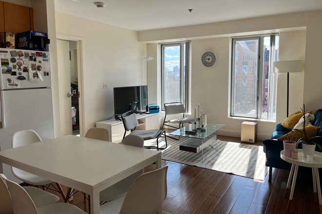 Living / Dining Room - Spacious, bright 2b2ba apartment in One Western Avenue on-campus apartments