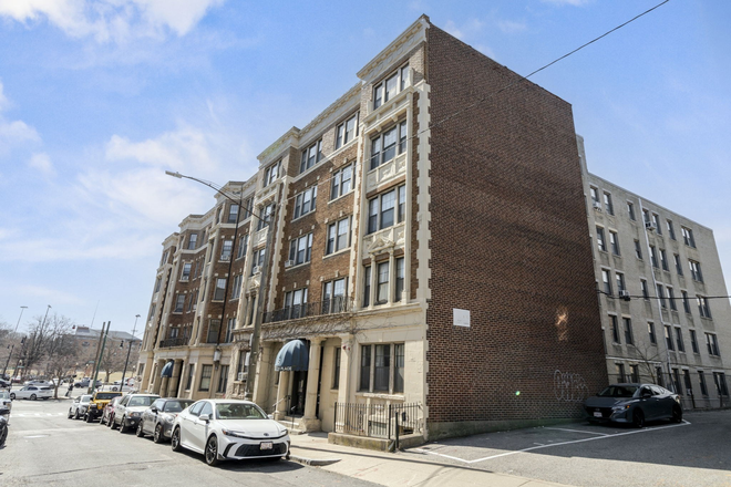 Exterior of front of building. - Awesome 3 bed/ 1 bath in the heart of Cleveland Circle! Available June 1st 2025