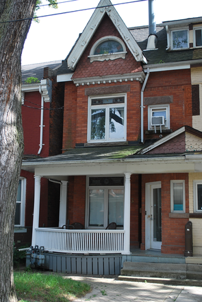 Outside street view - 1 Bedroom Baldwin Village  Unit all utilities Included