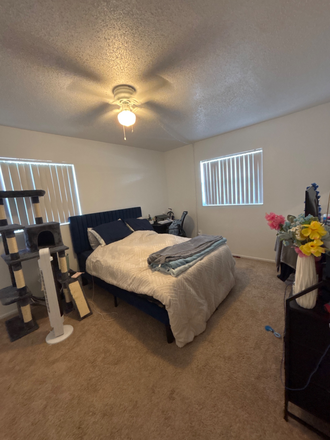 Bedroom - La Aloma Apartments