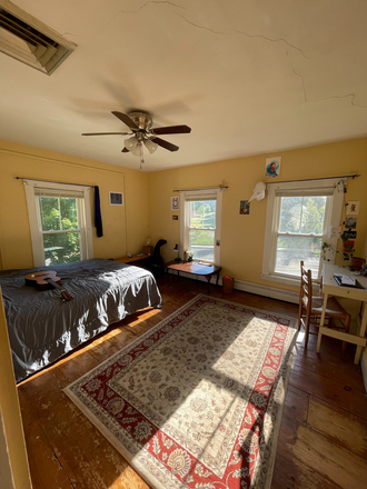 Bedroom for Rent - 1 room available in shared 4 bedroom/3 bathroom house