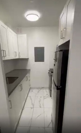 Kitchen - 1 Bedroom 1 Bathroom, Pet Friendly Apartment in Annex Neighbourhood - Lease takeover