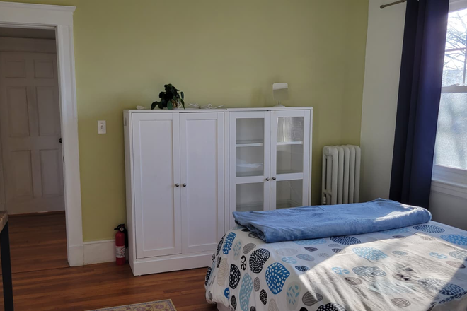 bedroom and cabinets - Comfortable furnished bedroom for female tenant in beautiful home, near BC and BU.