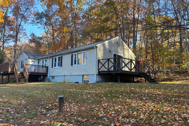 Master bedroom deck - 297 N. Egaleville rd. Storrs,  walking distance to campus