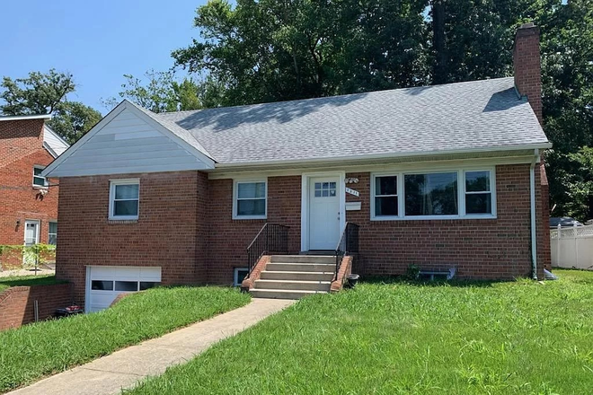 Front of the house - Shared Housing near University of Maryland