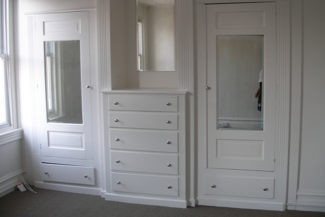 Bedroom w/ built ins - Amazing Deal on a BIG House!