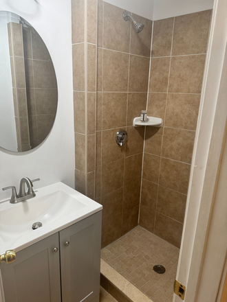 Bath - Joy St 2 Bed Beacon Hill Apartments