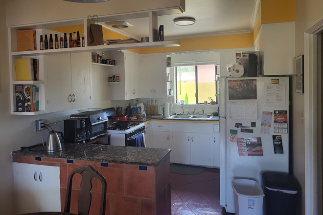 Kitchen - 2128 E 9th St, Sam Hughes Neighborhood-- 2 Bedrooms Open 2025-2026, $2,000/mo split three ways