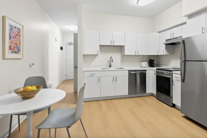 Kitchen - Downtown Berkeley Summer Sublease 1b/1b