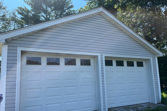 Garage - 2 Rooms Available Now! Apartments