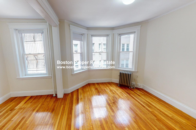 a - Beautiful spacious studio