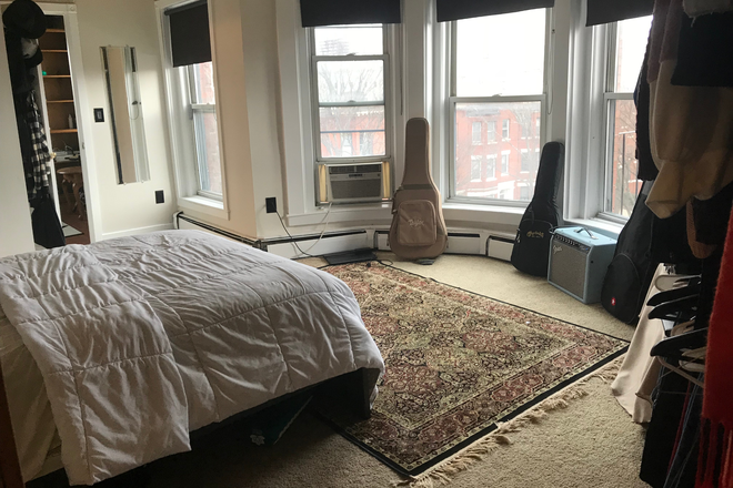 1 - 4th FLOOR 2 bed 2 bath on St Stephen with in unit laundry Apartments