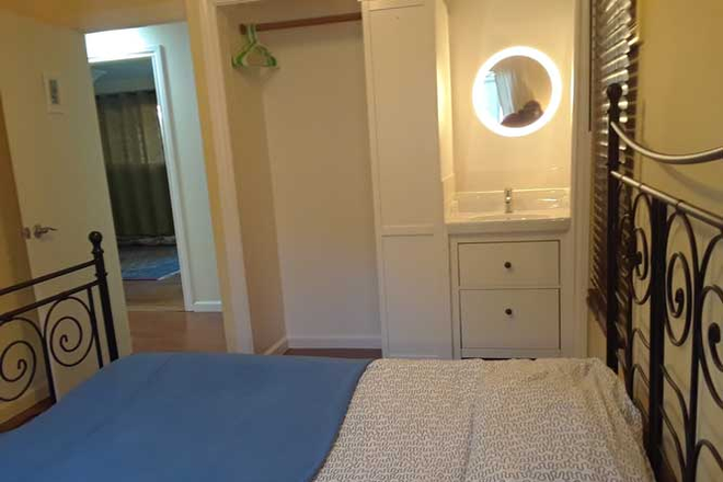 Room I - L123 Beautiful Berk. Flat, 3 Blocks BART Jan 1 '26 Duplex