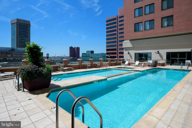 Outdoor pool - 414 Water Street, #1502