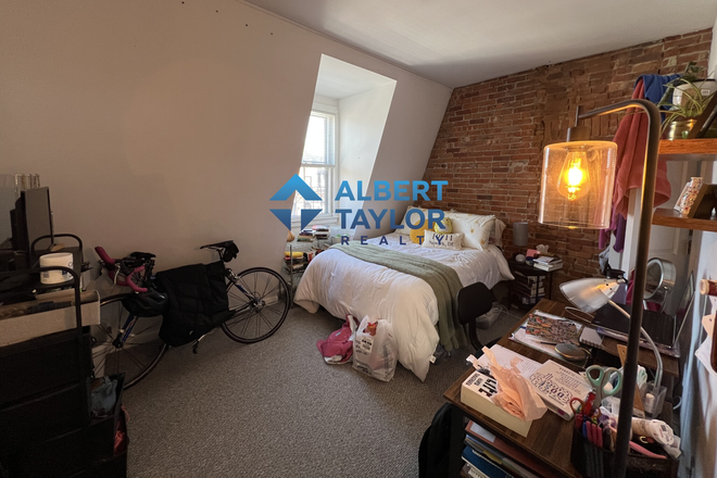 Bedroom #1 - Gorgeous 5 Bed 2 Bath Duplex on Mass/Columbus!! Apartments