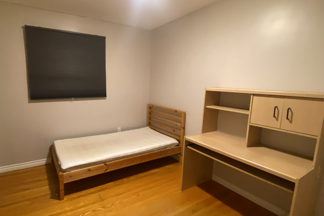 Bedroom - House near UTSC, looking 1 more roommate! Laundry, Kitchen, Furnished Bedroom