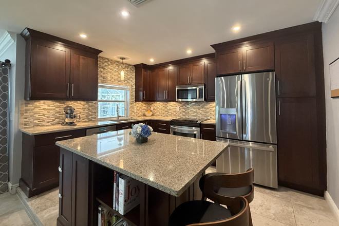 Kitchen - Spacious 4/2.5 in Plantation Harbor, Fenced Yard and Heated Pool, Lawn and Pool Care Included House