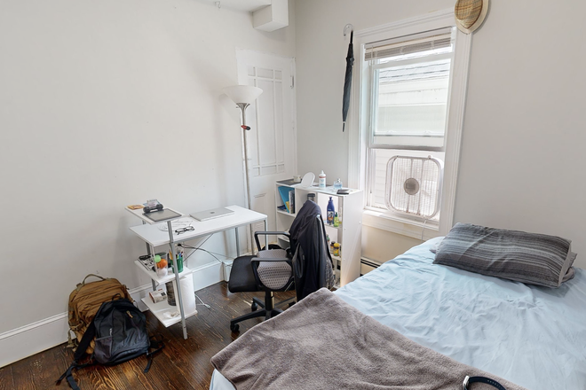 Sublet Room - Angle 2 - Summer Sublet - Private Room, Top Floor Apartment, 3 stops away from campus