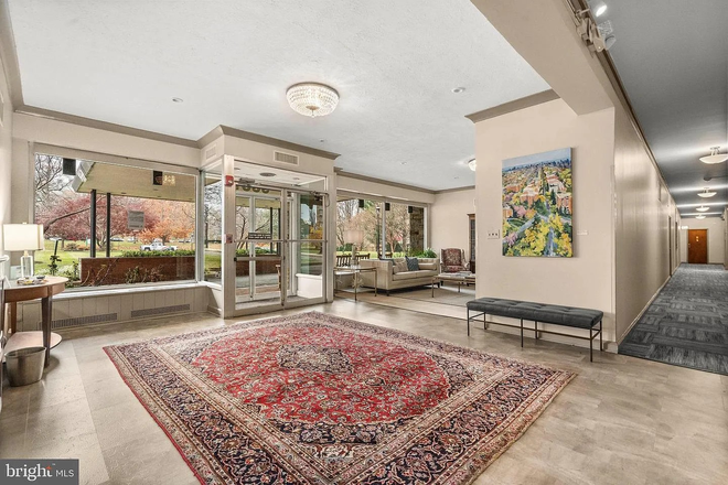 Lobby - 2-bedroom, 2-bath condo that offers comfort, convenience and close proximity to both Jo